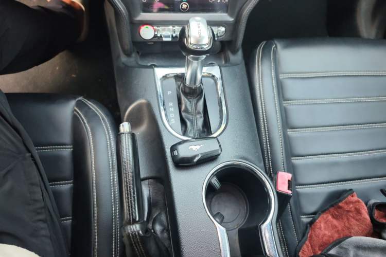 Used Ford Mustang  Gear Lever