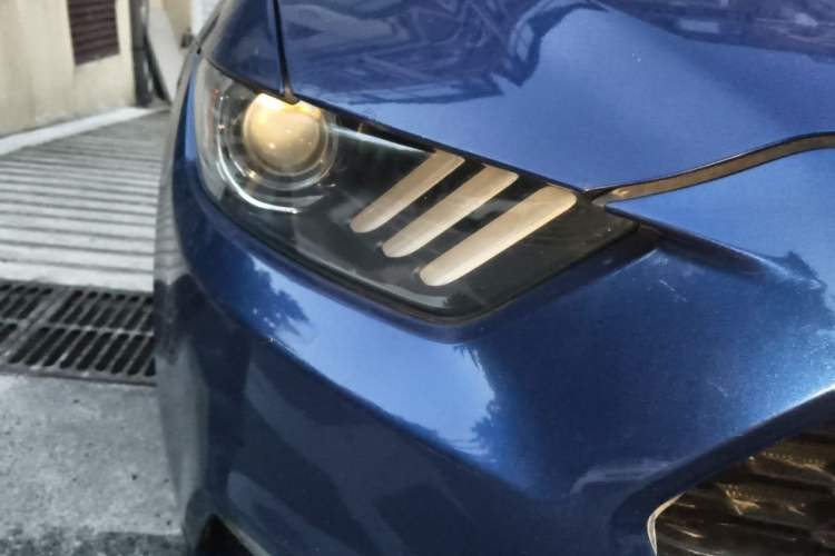 Used Ford Mustang  Right Front Headlight