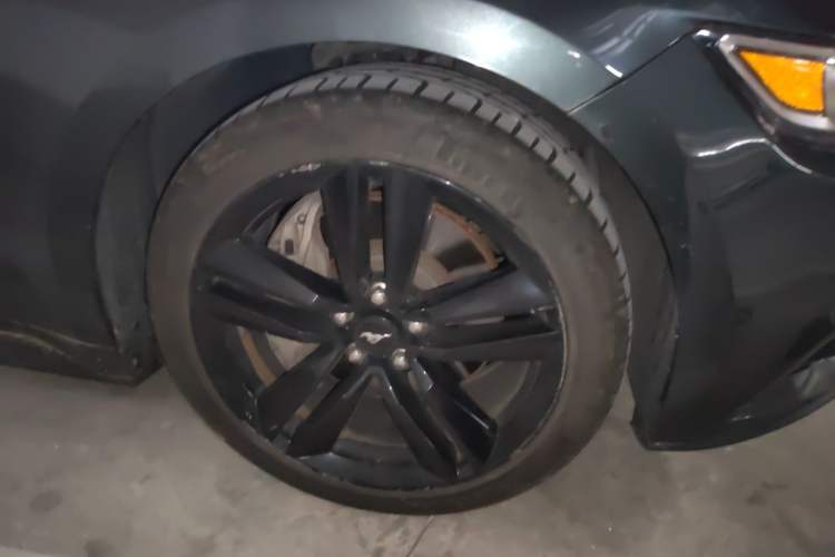 Used Ford Mustang 2016 2.3T Performance Edition Right Front Wheel Hub