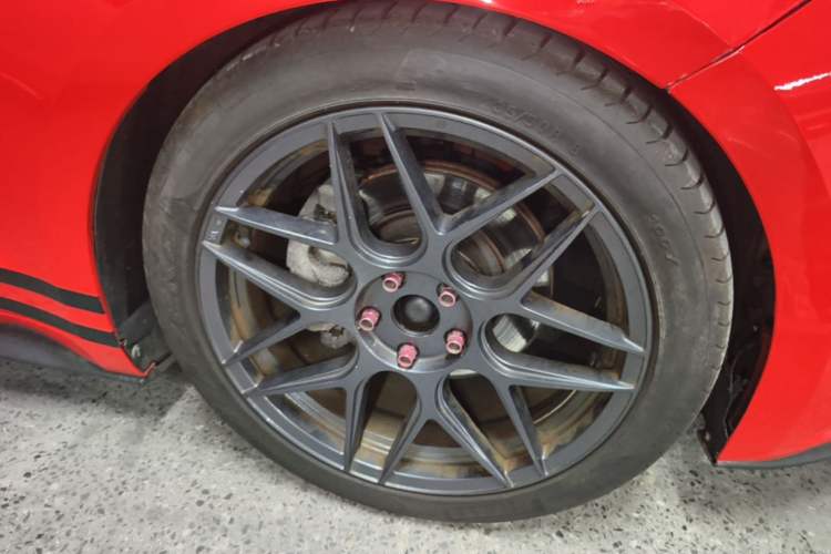 Used Ford Mustang 2016 2.3T Performance Edition Right Front Wheel Hub