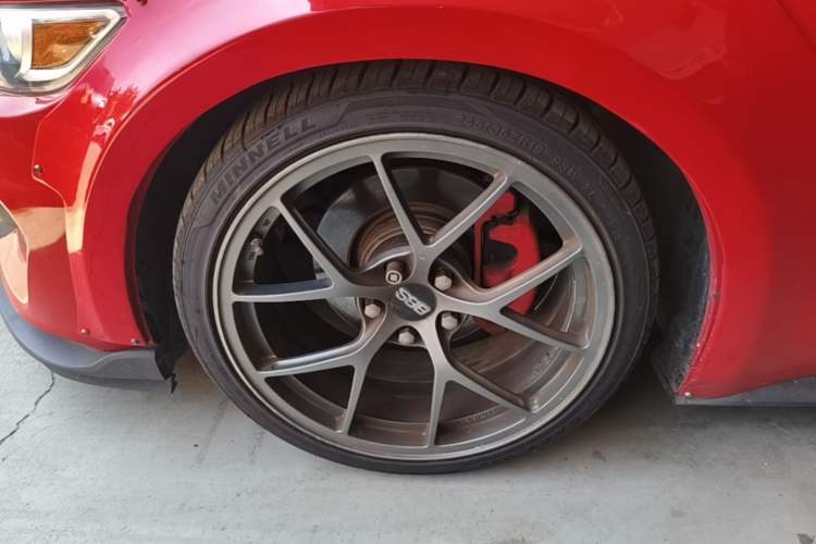 Used Ford Mustang 2016 2.3T Performance Edition Left Front Wheel Hub
