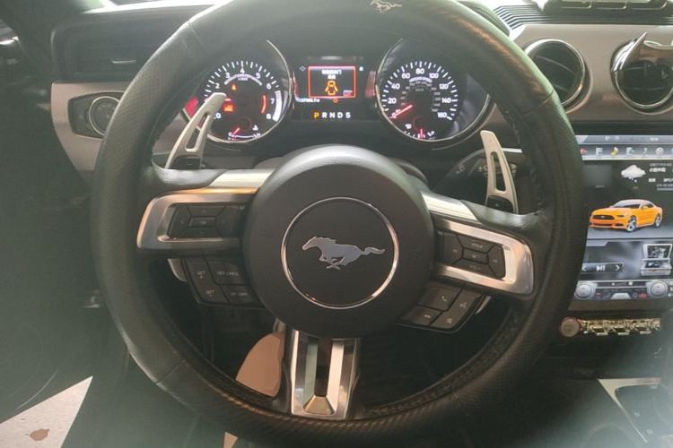 Used Ford Mustang 2016 2.3T Automatic Hardtop P-Version U.S. Specification Steering Wheel