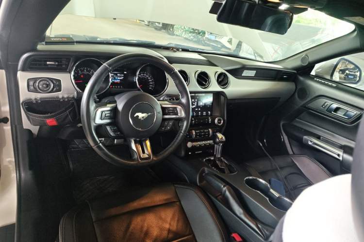 Used Ford Mustang 2016 2.3T Performance Edition Center Console