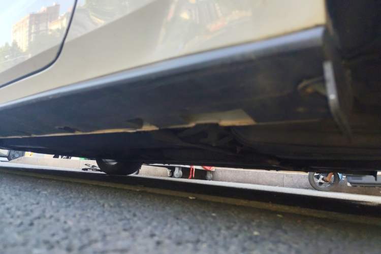 Used Ford Mustang  Chassis Rear Left