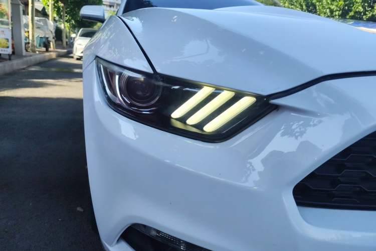 Used Ford Mustang  Right Front Headlight