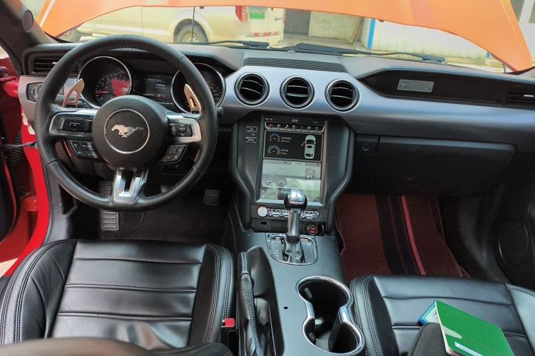Used Ford Mustang  Center Console