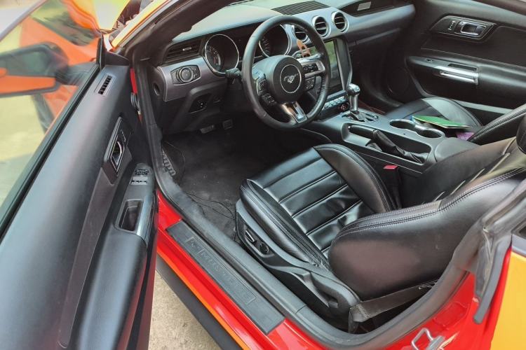 Used Ford Mustang  Driver Seat