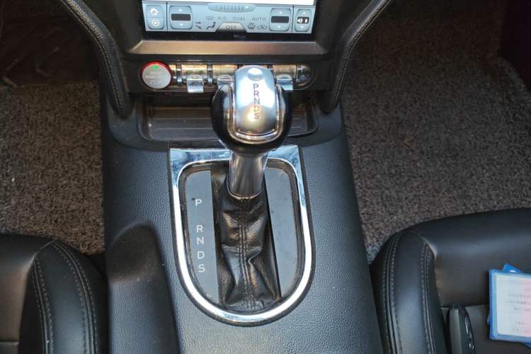 Used Ford Mustang 2016 2.3T Automatic Hardtop P-Version U.S. Specification Gear Lever