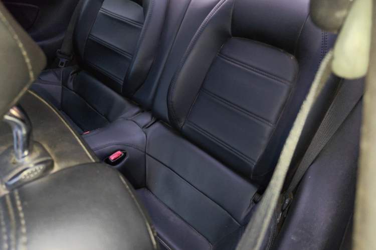 Used Ford Mustang 2016 2.3T Automatic Hardtop P-Version U.S. Specification Left Rear Seat