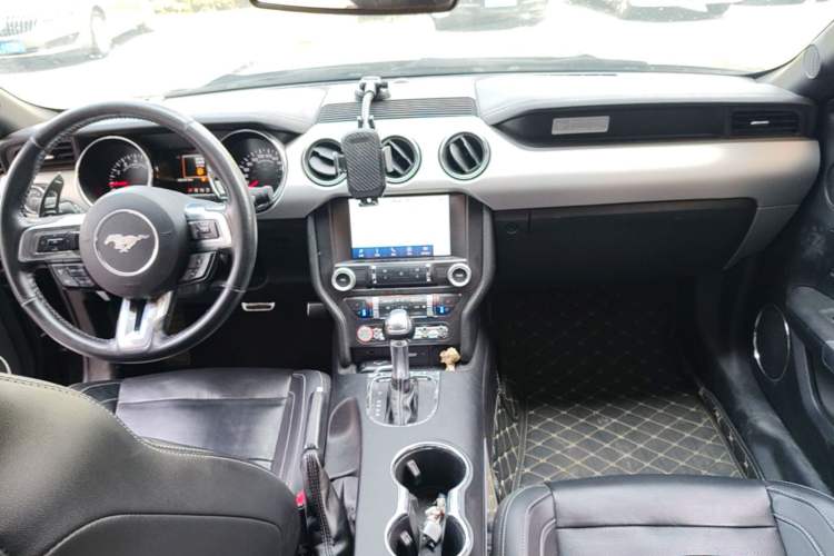 Used Ford Mustang 2017 2.3T P-Version U.S. Specification Center Console