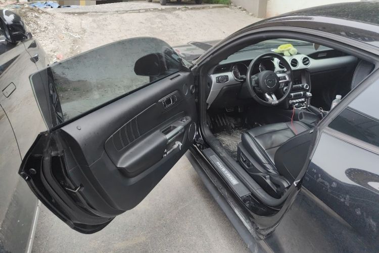 Used Ford Mustang  Driver Seat