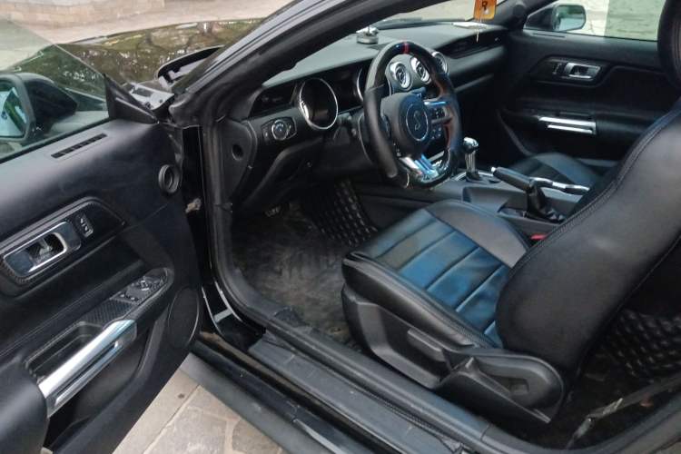 Used Ford Mustang 2017 2.3T P-Version U.S. Specification Interior 3