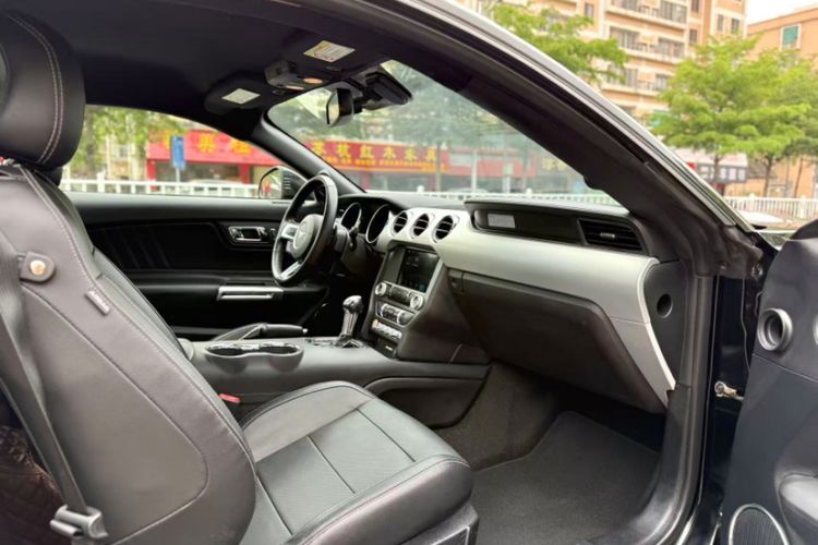 Used Ford Mustang 2017 2.3T Performance Edition Interior 5