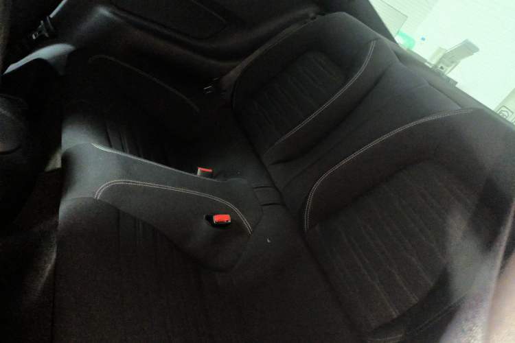 Used Ford Mustang 2017 2.3T P-Version U.S. Specification Left Rear Seat