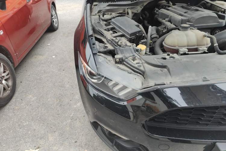 Used Ford Mustang  Right Front Headlight