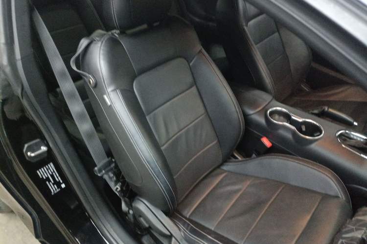 Used Ford Mustang 2017 2.3T Performance Edition Right Front Seat