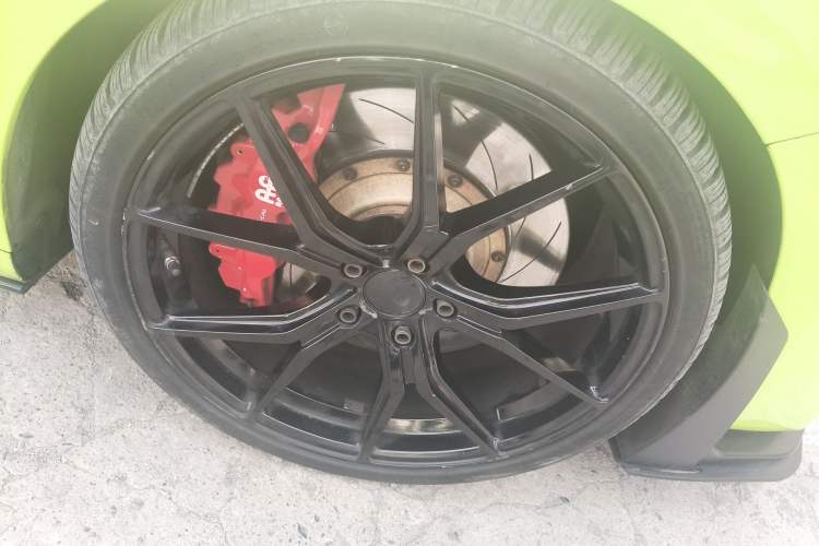 Used Ford Mustang 2017 2.3T Middle East Version Right Front Wheel Hub