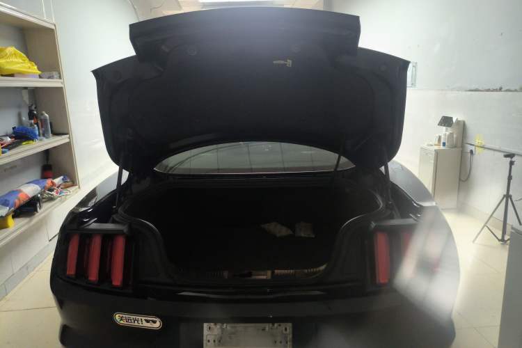 Used Ford Mustang 2017 2.3T P-Version U.S. Specification Trunk