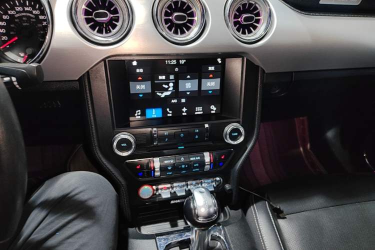 Used Ford Mustang 2017 2.3T Performance Edition Audio And AC Panel