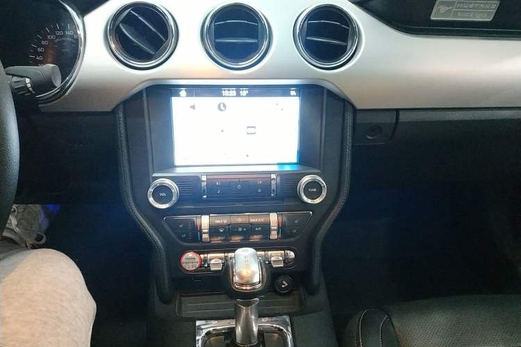 Used Ford Mustang 2017 2.3T Performance Edition Audio And AC Panel