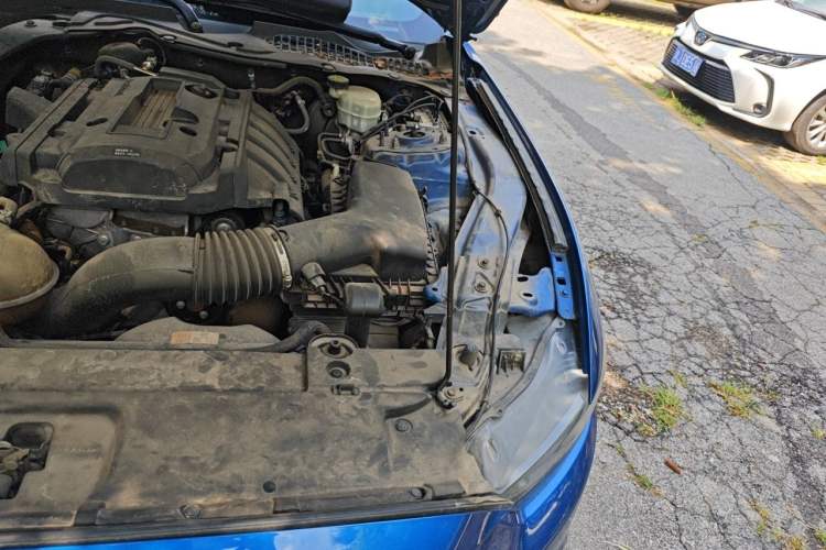 Used Ford Mustang  Engine Bay Left