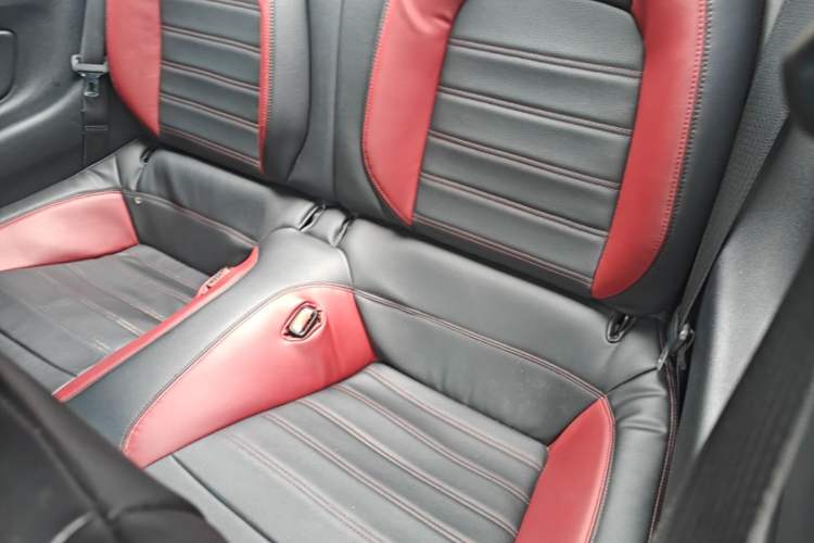 Used Ford Mustang 2017 2.3T P-Version U.S. Specification Left Rear Seat