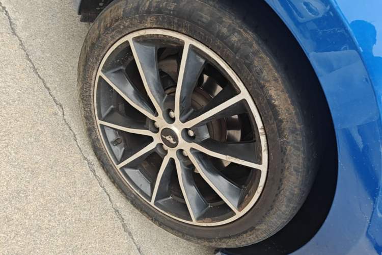 Used Ford Mustang 2017 2.3T P-Version U.S. Specification Right Rear Wheel Hub