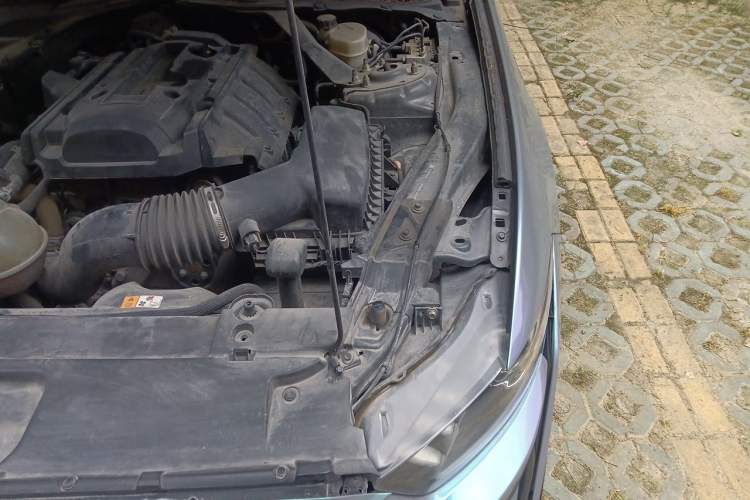 Used Ford Mustang  Engine Bay Left