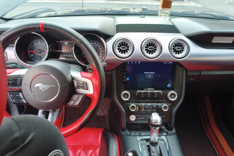 Used Ford Mustang 2017 2.3T P-Version U.S. Specification Center Console