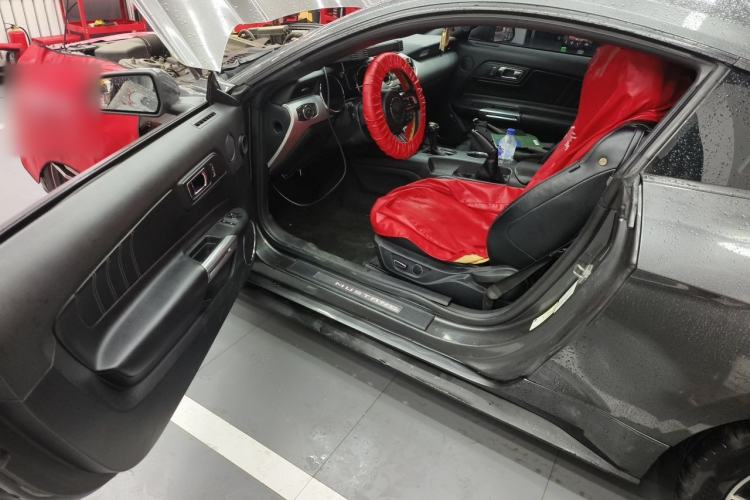 Used Ford Mustang  Driver Seat