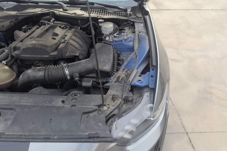 Used Ford Mustang  Engine Bay Left