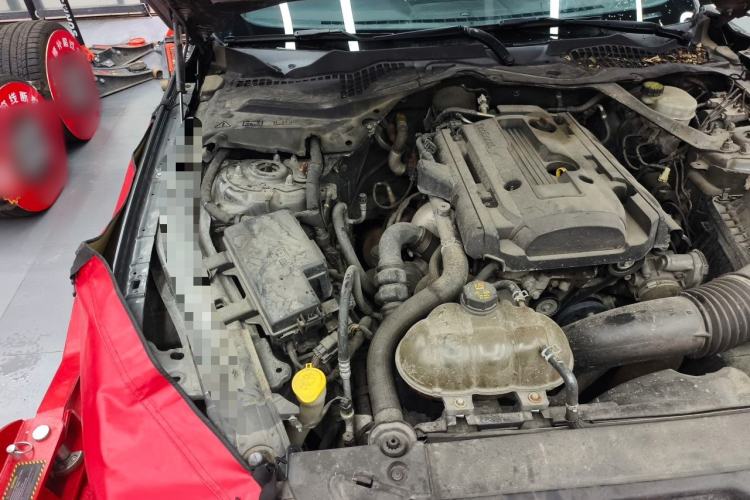 Used Ford Mustang  Engine Bay Right