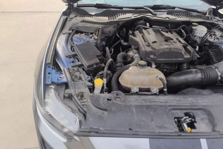 Used Ford Mustang  Engine Bay Right
