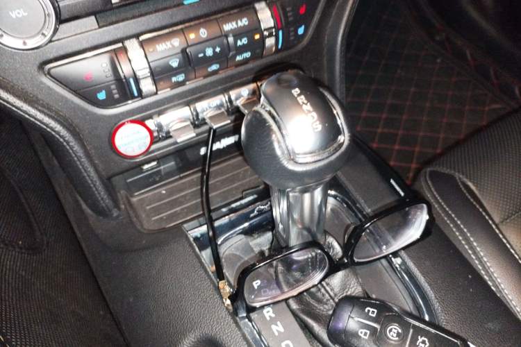 Used Ford Mustang 2017 2.3T Performance Edition Gear Lever