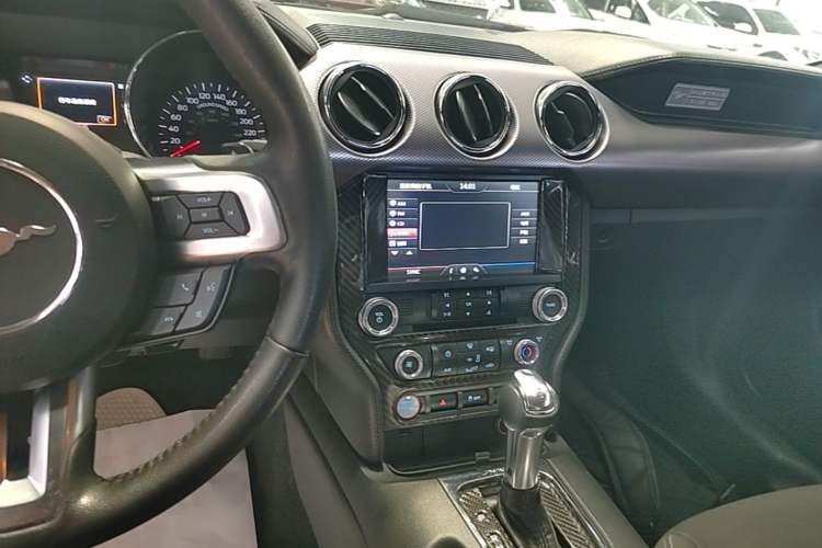 Used Ford Mustang 2017 2.3T Performance Edition Audio And AC Panel