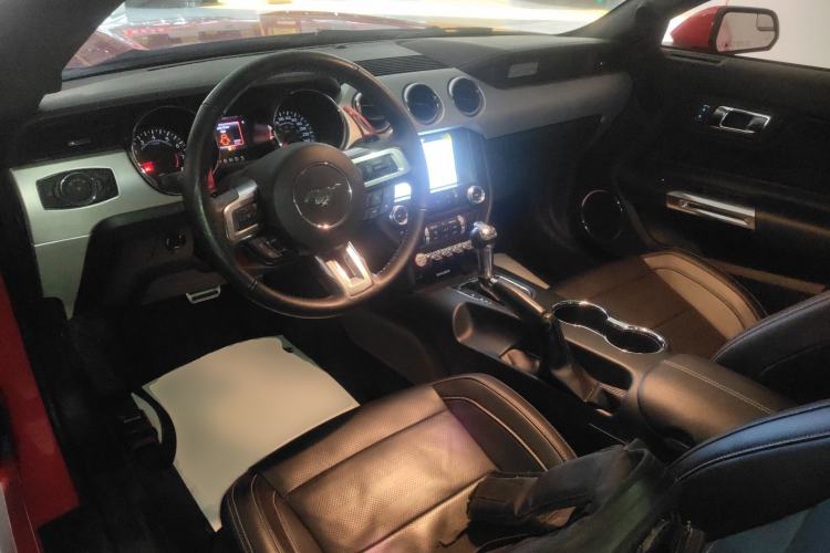 Used Ford Mustang 2017 2.3T P-Version U.S. Specification Center Console