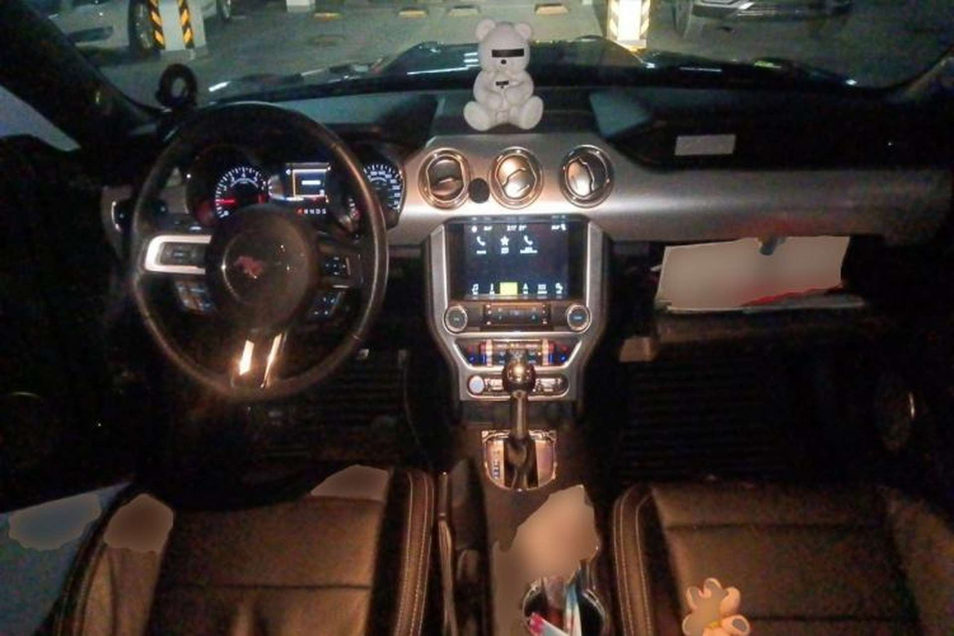 Used Ford Mustang  Center Console