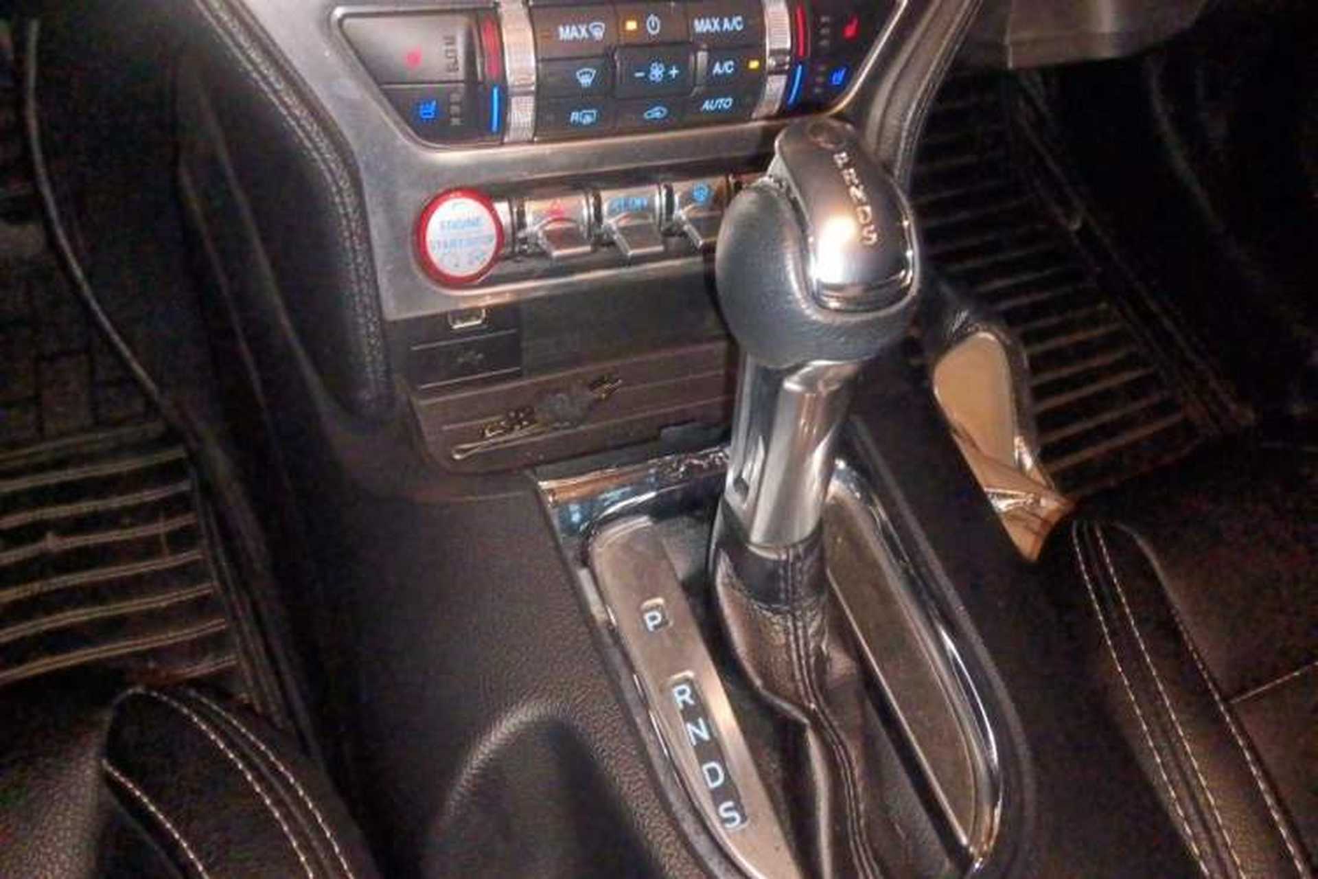Used Ford Mustang  Gear Lever