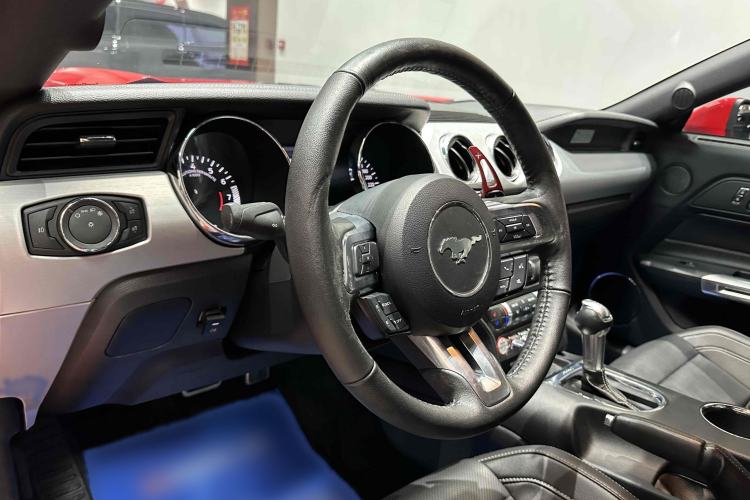 Used Ford Mustang 2017 2.3T P-Version U.S. Specification Interior 2