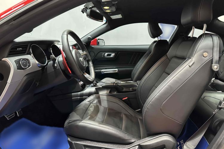 Used Ford Mustang 2017 2.3T P-Version U.S. Specification Interior 3