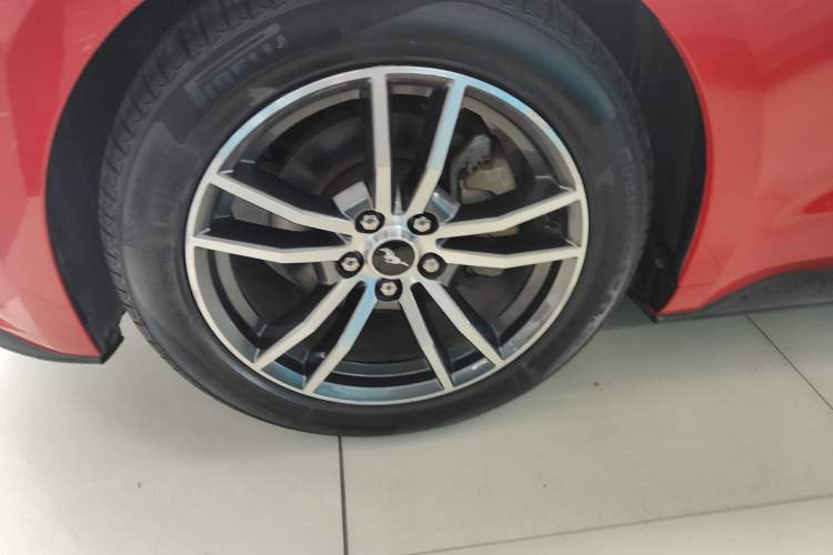 Used Ford Mustang 2017 2.3T P-Version U.S. Specification Left Front Wheel Hub