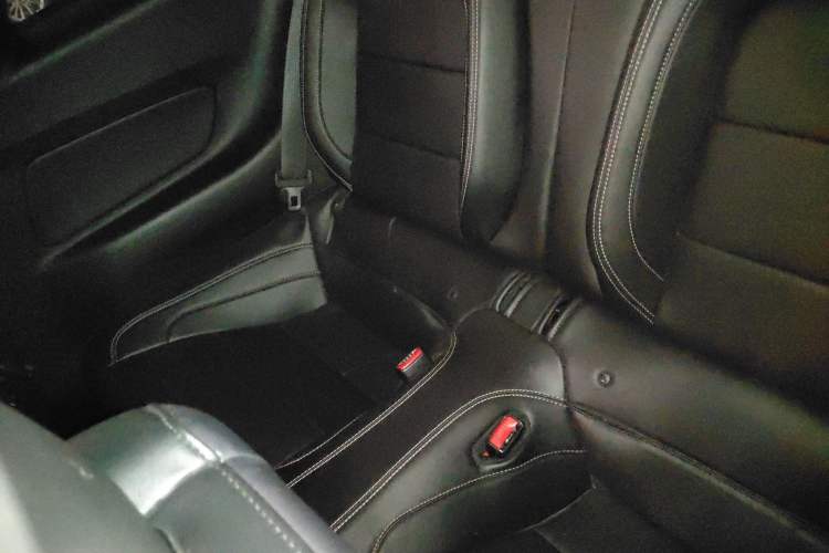 Used Ford Mustang 2017 2.3T P-Version U.S. Specification Left Rear Seat