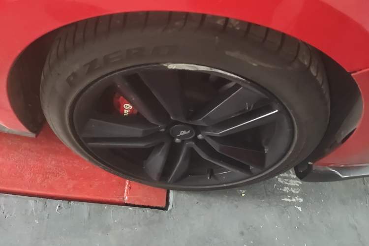 Used Ford Mustang 2017 2.3T Performance Edition Right Front Wheel Hub