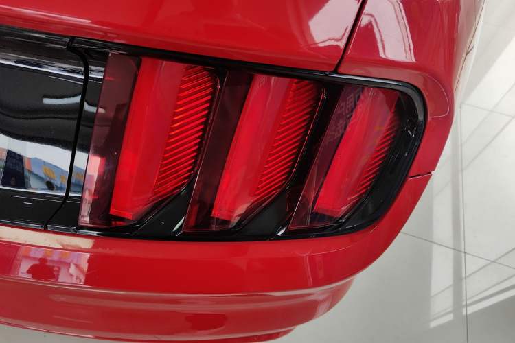 Used Ford Mustang 2017 2.3T P-Version U.S. Specification Right Rear Taillight