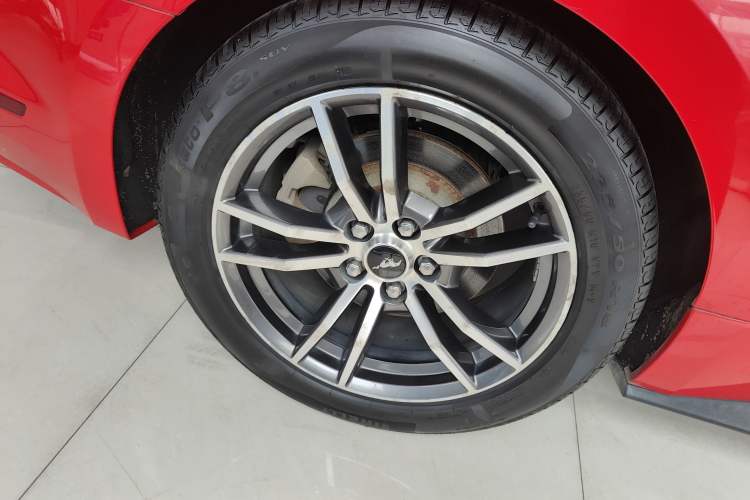Used Ford Mustang 2017 2.3T P-Version U.S. Specification Right Rear Wheel Hub