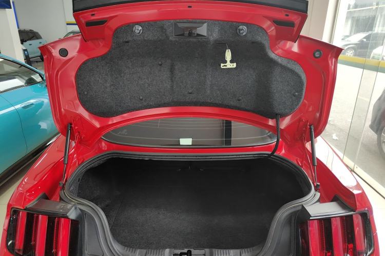 Used Ford Mustang 2017 2.3T P-Version U.S. Specification Trunk