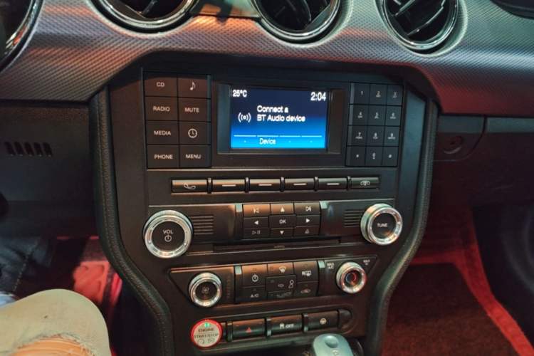 Used Ford Mustang 2017 2.3T Middle East Version Audio And AC Panel
