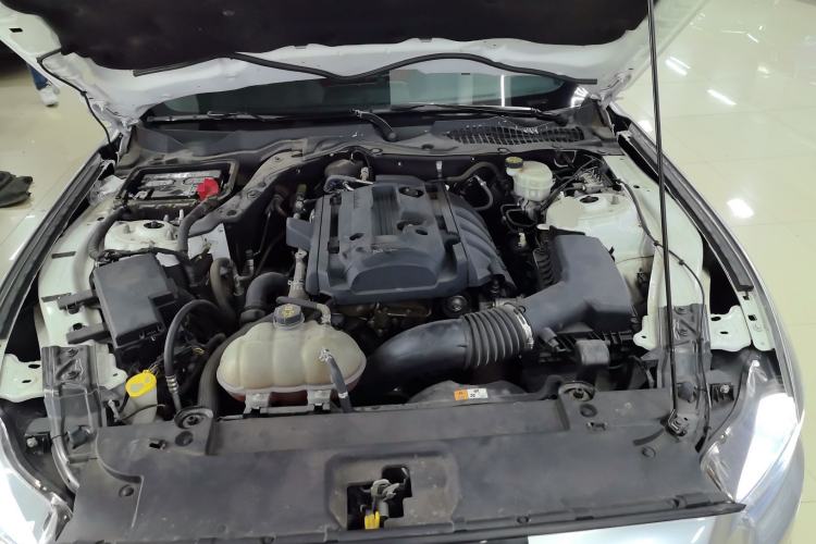 Used Ford Mustang 2017 2.3T Middle East Version Engine Bay