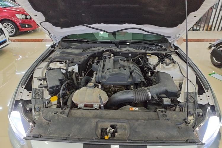 Used Ford Mustang 2017 2.3T Middle East Version Engine Bay