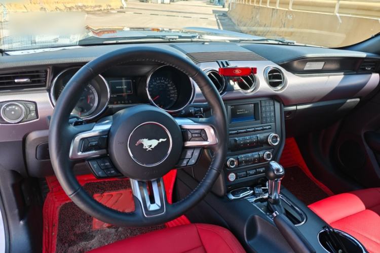 Used Ford Mustang 2017 2.3T Middle East Version Interior 1